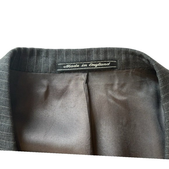 CHESTER BARRIE SAVILE ROW Barney’s New York grey pinstriped wool blazer | 48 L - Picture 7 of 13